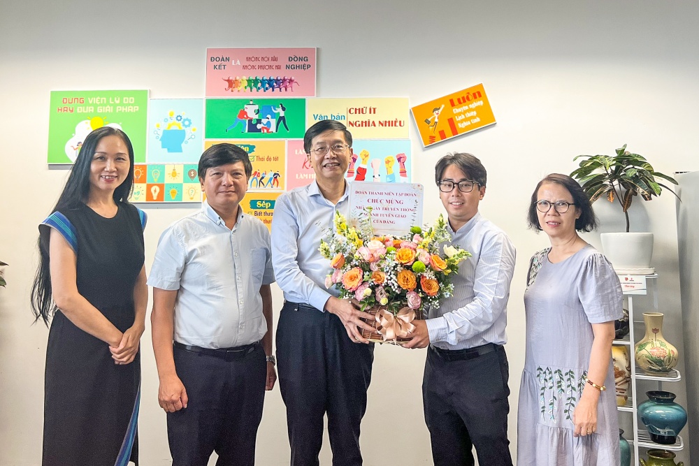 Lãnh đạo Petrovietnam chúc mừng Ban Tuyên giáo Đảng ủy Tập đoàn nhân kỷ niệm 93 năm Ngày truyền thống ngành Tuyên giáo của Đảng