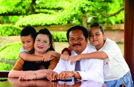 Chuyện đời "ông trùm" đá quý Dũng Tân