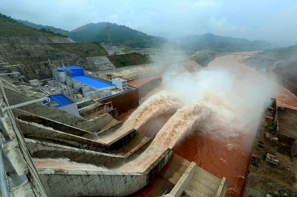 Câu hỏi về vai trò của “quả đấm thép”