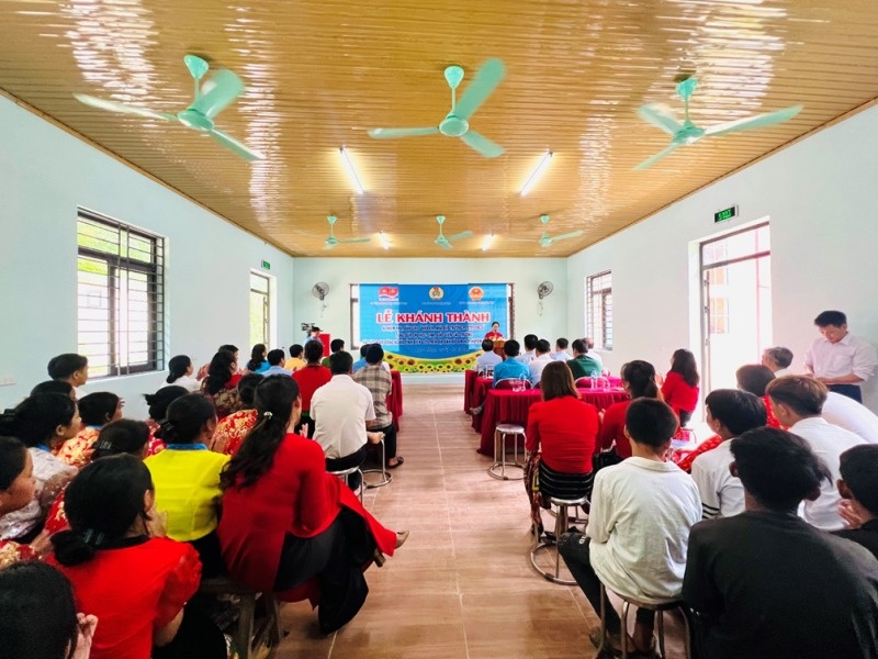 Công đoàn Vietsovpetro trao tặng nhà ăn và bếp nấu ăn trường học tại Nghệ An