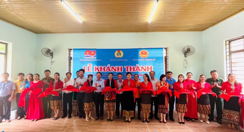 Công đoàn Vietsovpetro trao tặng nhà ăn và bếp nấu ăn trường học tại Nghệ An Công đoàn Vietsovpetro trao tặng nhà ăn và bếp nấu ăn trường học tại Nghệ An