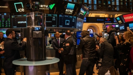 Thị trường chứng khoán thế giới ngày 8/8: Dow Jones mất 200 điểm khi Moody's hạ bậc tín nhiệm của các ngân hàng