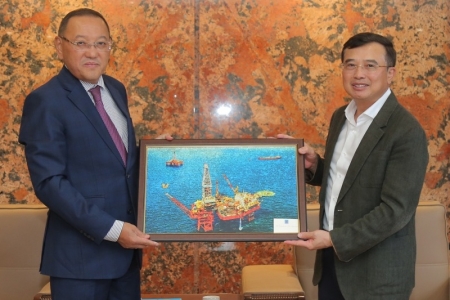 Chủ tịch HĐTV Petrovietnam Hoàng Quốc Vượng tiếp Đại sứ Kazakhstan tại Việt Nam
