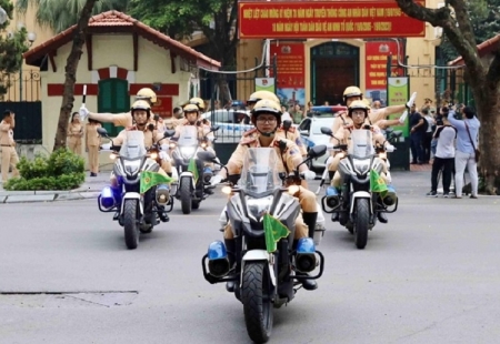 Hà Nội phát động phong trào toàn dân tham gia phản ánh các hành vi vi phạm trật tự, an toàn giao thông