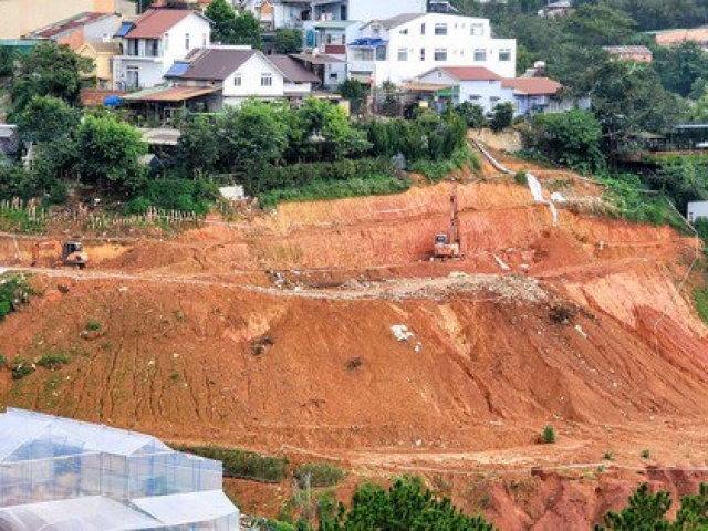 Tin bất động sản ngày 12/8: Yêu cầu dừng thi công tại dự án Thung lũng hoa Đà Lạt