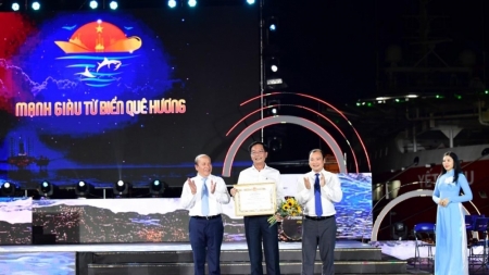 Khơi dậy và tôn vinh tình yêu biển đảo, chủ quyền đất nước