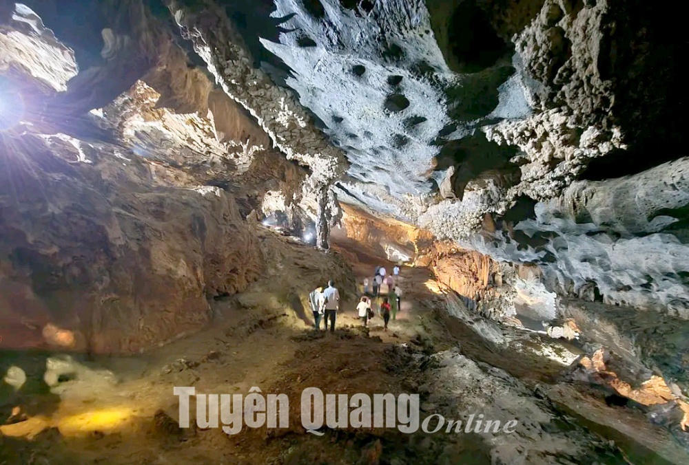 Tuyên Quang: Khai thác tiềm năng hang động để phát triển du lịch