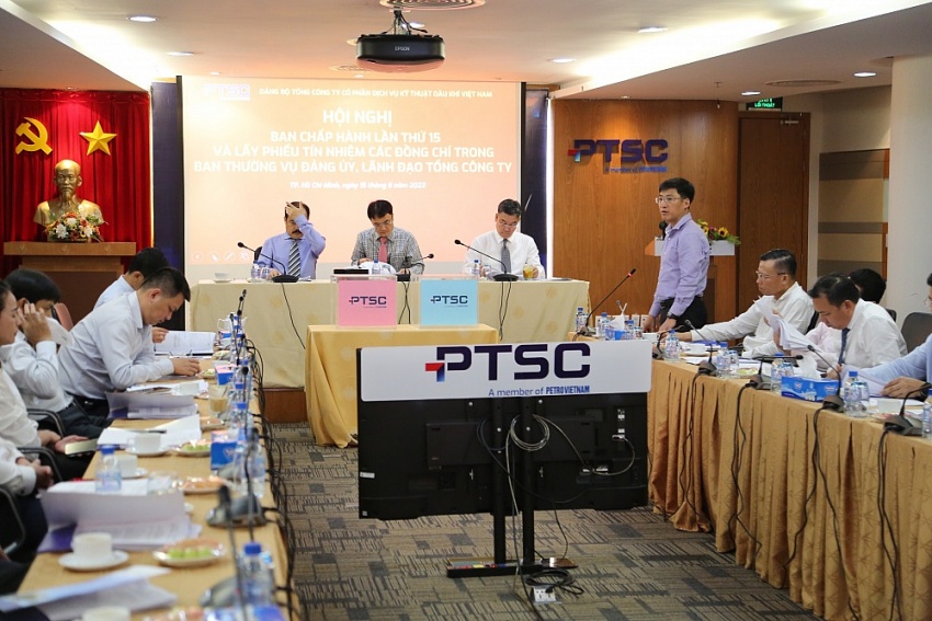 Đồng chí Phan Anh Minh - Ủy viên Ban TVĐU, Trưởng Ban Tổ chức Đảng ủy, Trưởng Ban Quản trị Nguồn Nhân lực Tập đoàn phát biểu chỉ đạo tại Hội nghị Đồng chí Phan Anh Minh - Ủy viên Ban TVĐU, Trưởng Ban Tổ chức Đảng ủy, Trưởng Ban Quản trị Nguồn Nhân lực Tập đoàn phát biểu chỉ đạo tại Hội nghị