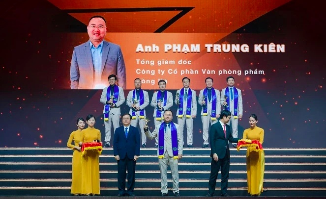 TGĐ Phạm Trung Kiên: “Doanh nhân trẻ Việt Nam tiêu biểu” vì sự phát triển lớn mạnh của Văn phòng phẩm Hồng Hà