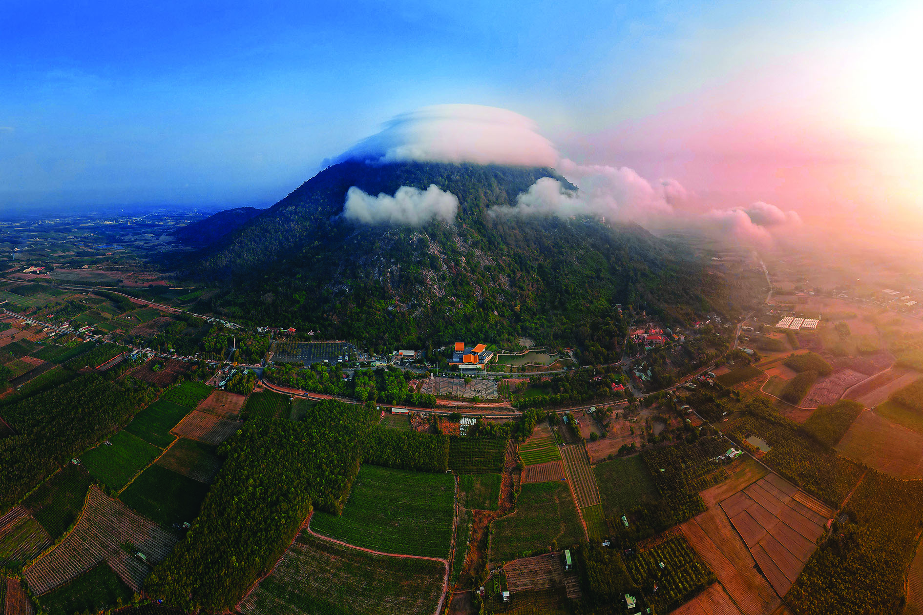 “Nét đẹp Tây Ninh” qua góc nhìn của các nhiếp ảnh gia “Nét đẹp Tây Ninh” qua góc nhìn của các nhiếp ảnh gia