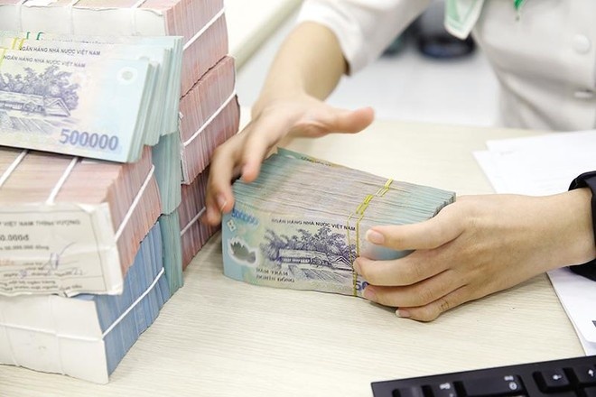 Tin tức kinh tế ngày 25/8: Dòng tiền chuyển hướng khi lãi suất tiết kiệm giảm