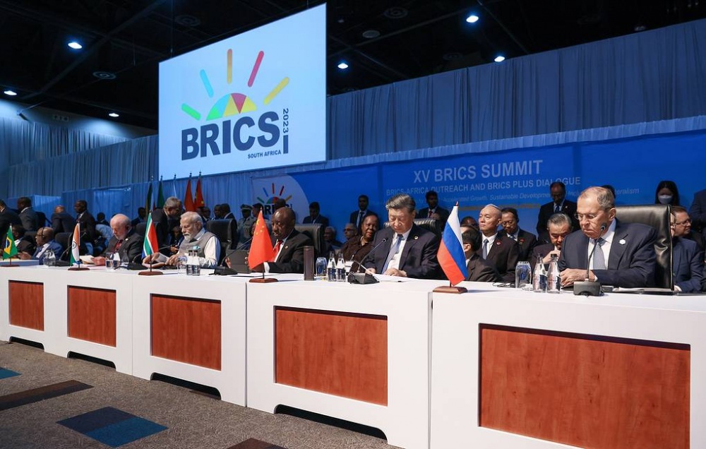 Dự báo cuộc đối đầu giữa Mỹ và BRICS trên thị trường dầu mỏ toàn cầu