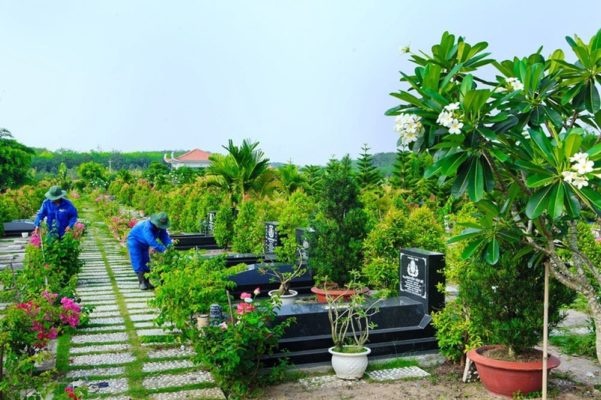 Thiêng liêng và tươi đẹp
