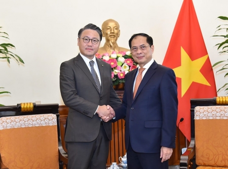 Bộ trưởng Ngoại giao Bùi Thanh Sơn tiếp đoàn Thống đốc tỉnh Nagasaki, Nhật Bản