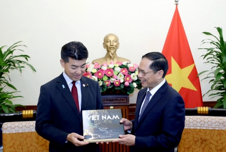 Bộ trưởng Ngoại giao Bùi Thanh Sơn tiếp Chủ tịch Đảng Dân chủ lập hiến Nhật Bản