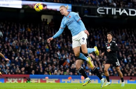 Lịch thi đấu bóng đá hôm nay 2/9: Napoli đại chiến Lazio, Munich đối đầu Gladbach