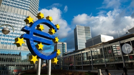 Kinh tế khu vực đồng euro suy giảm nhanh hơn dự báo