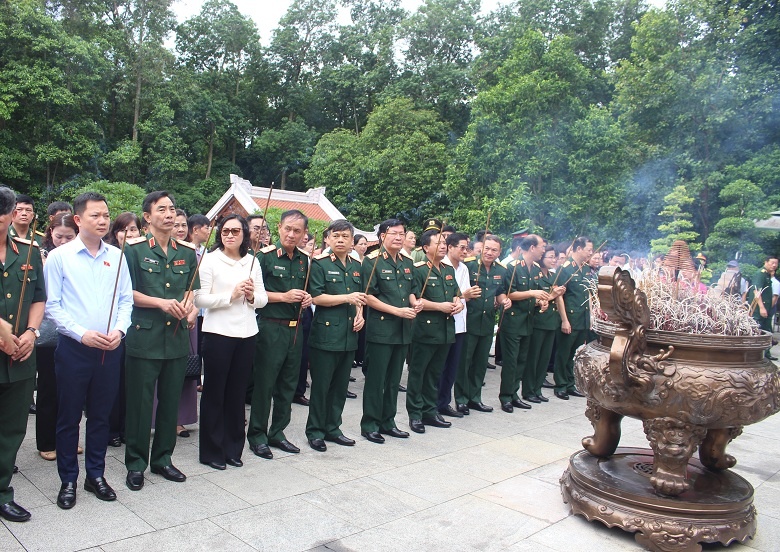 Lãnh đạo Petrovietnam tham dự lễ dâng hương tưởng niệm Chủ tịch Hồ Chí Minh tại Khu di tích K9, Đá Chông