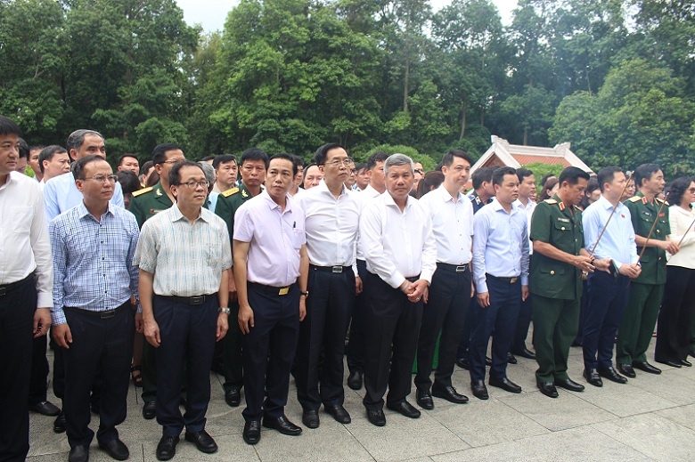 Lãnh đạo Petrovietnam tham dự lễ dâng hương tưởng niệm Chủ tịch Hồ Chí Minh tại Khu di tích K9, Đá Chông