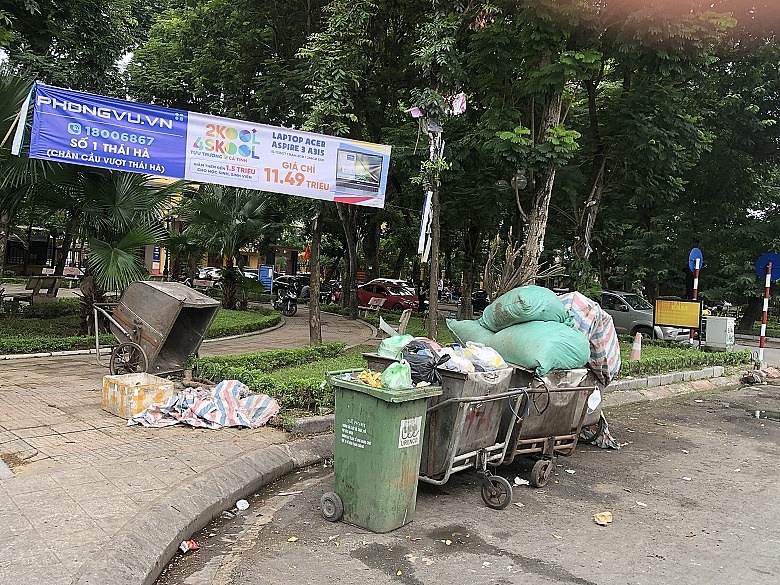 Nhiều bất cập trong vấn đề thu gom, vận chuyển rác tại Hà Nội