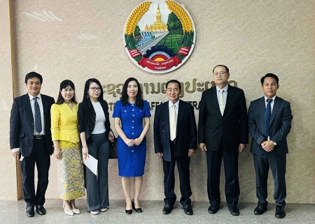 Thứ trưởng Ngoại giao Lê Thị Thu Hằng làm việc với Thứ trưởng Ngoại giao Lào