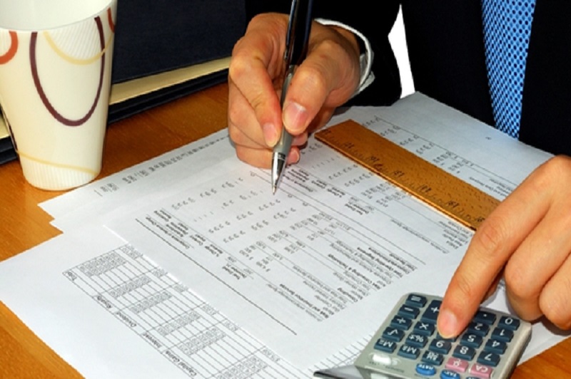 Một lần nữa, không ít ý kiến cho rằng, trong thời gian chờ sửa đổi Luật Thuế thu nhập cá nhân thì cấp thiết phải nâng mức giảm trừ gia cảnh để giảm bớt