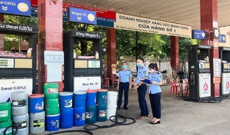 Nhiều doanh nghiệp thương nhân phân phối xăng dầu bị xử phạt và tước giấy phép