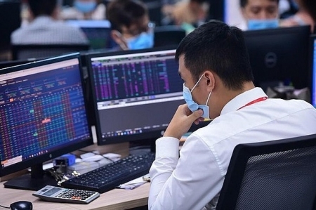 Tiền rẻ nhưng chưa chảy mạnh vào thị trường chứng khoán