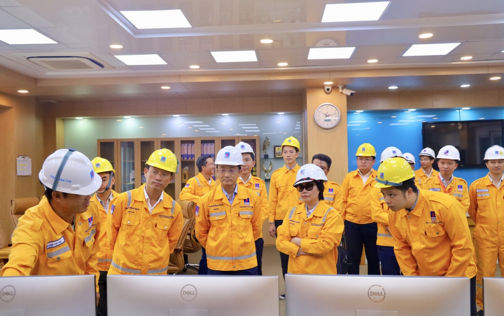 Lãnh đạo PV GAS và các đơn vị liên quan theo dõi và chỉ đạo sát sao toàn bộ quá trình BDSC – dừng khí GPP Dinh Cố