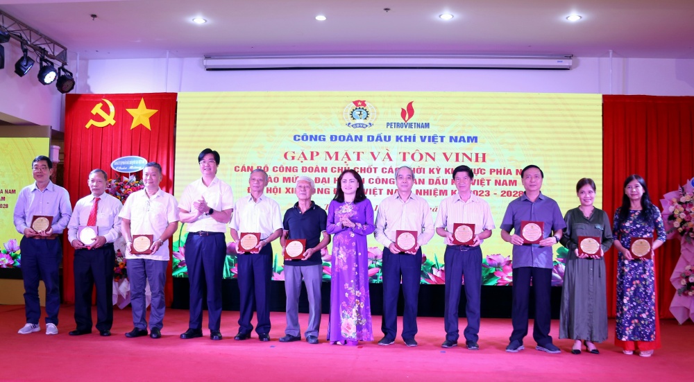 CĐ DKVN gặp mặt và tôn vinh cán bộ công đoàn chủ chốt các thời kỳ khu vực phía Nam