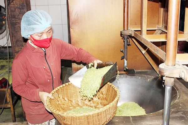 Đặc sản cốm dẹp xứ Vĩnh Thanh huyện Nhơn Trạch (Đồng Nai)