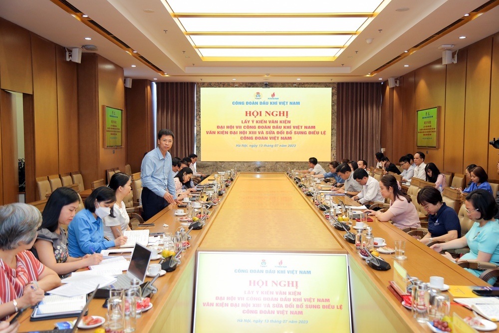 Toàn cảnh hội nghị lấy ý kiến Văn kiện Đại hội VII Công đoàn Dầu khí Việt Nam phía Bắc.