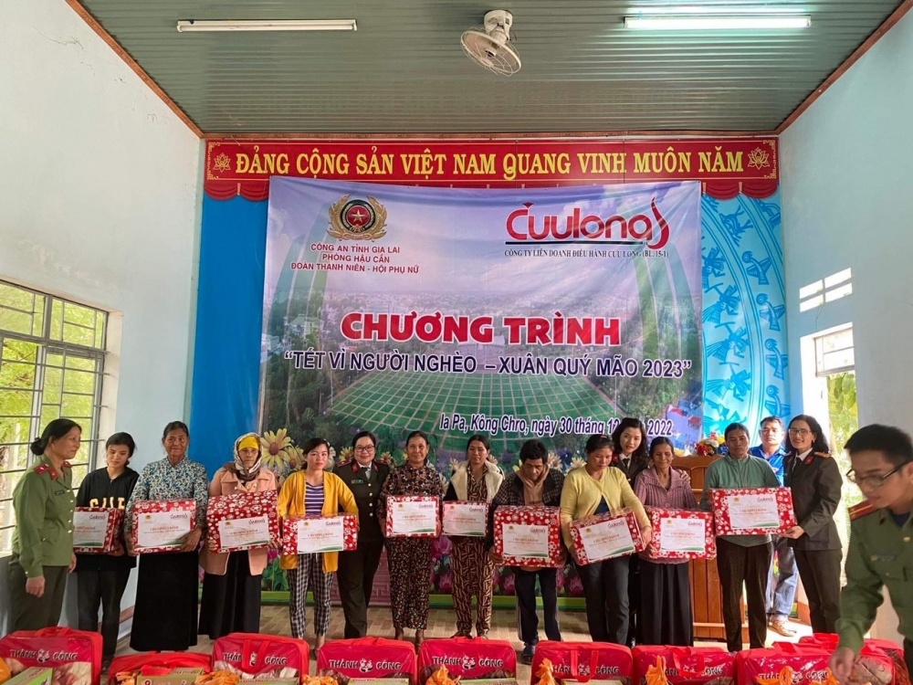 Tặng quà Tết cho người nghèo dịp Xuân Quý Mão 2023 tại Gia Lai