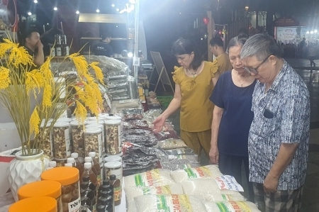 Hà Nội: Khai mạc Hội chợ Hàng Việt Nam được người tiêu dùng yêu thích