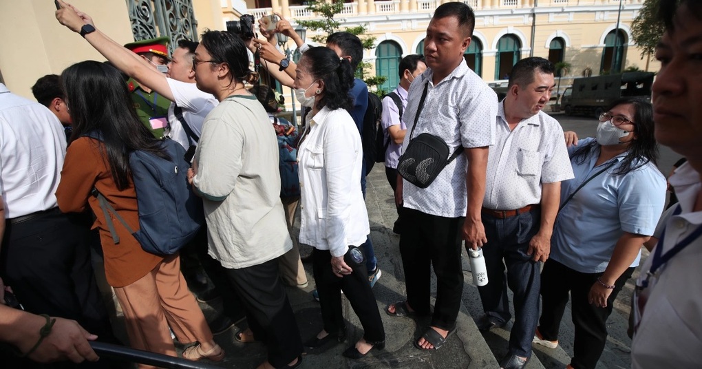 Bà Nguyễn Phương Hằng lĩnh 3 năm tù - 1