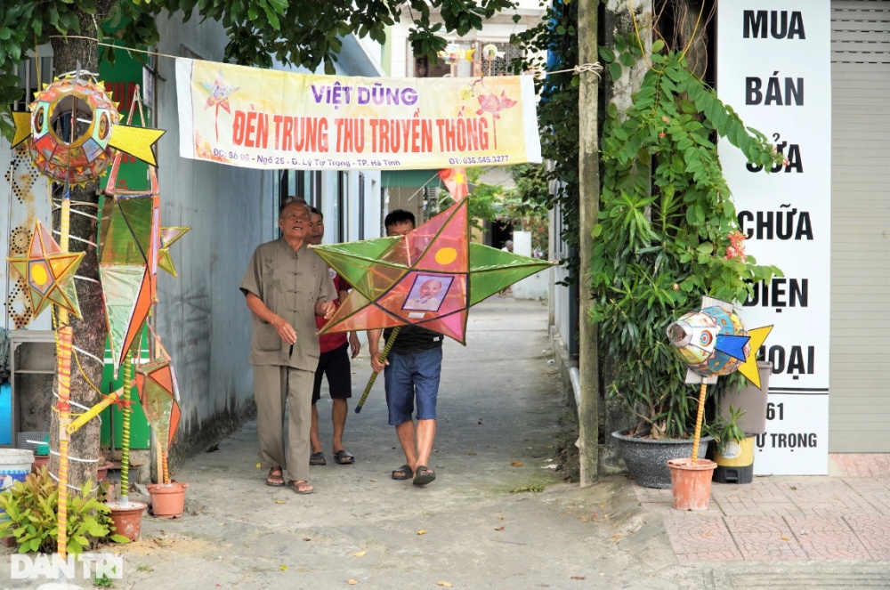 Cụ ông 74 tuổi hơn 30 năm 
