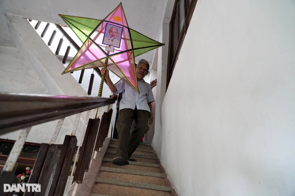 Cụ ông 74 tuổi hơn 30 năm 