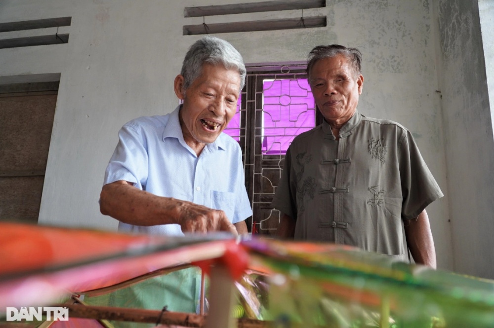 Cụ ông 74 tuổi hơn 30 năm 