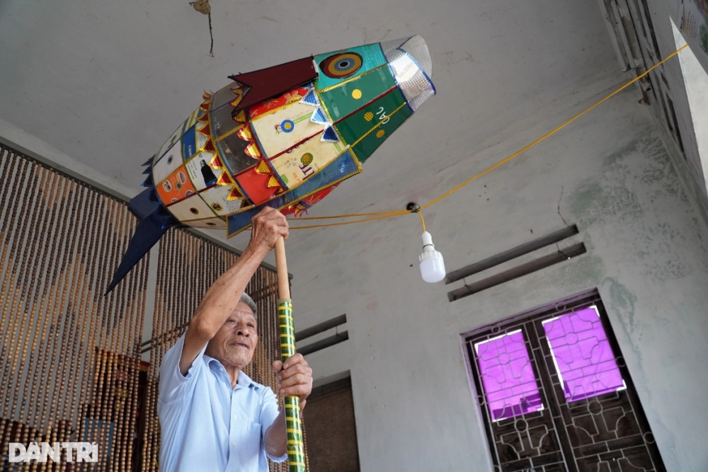 Cụ ông 74 tuổi hơn 30 năm 