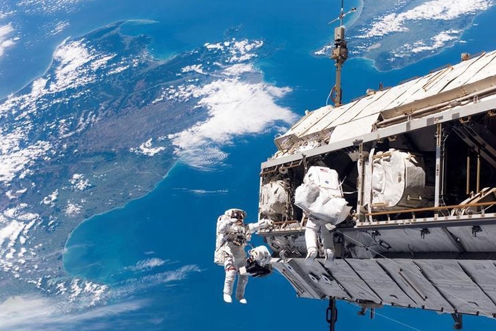 Ý tưởng "kéo" Trạm vũ trụ Quốc tế ISS về Trái Đất của NASA có khả thi?