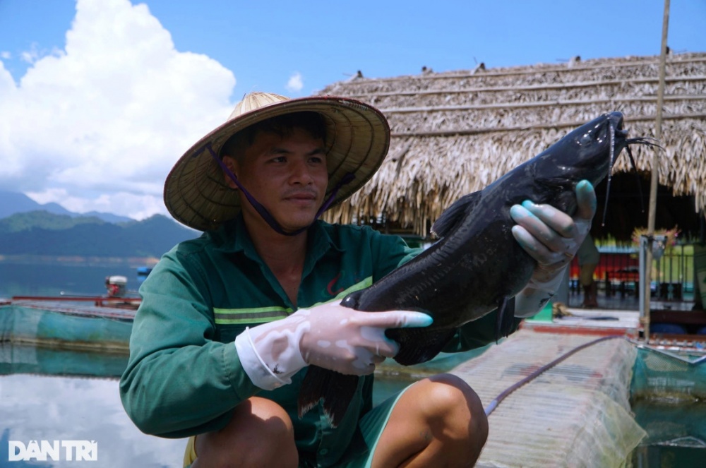 Những người làm 