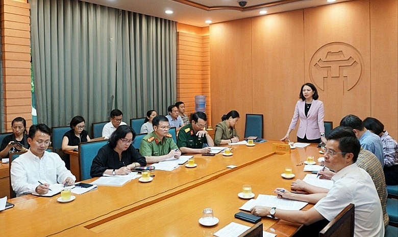 Phó Chủ tịch UBND TP Hà nội yêu cầu các đơn vị tập trung quyết liệt trong việc phòng, chống sốt xuất huyết.