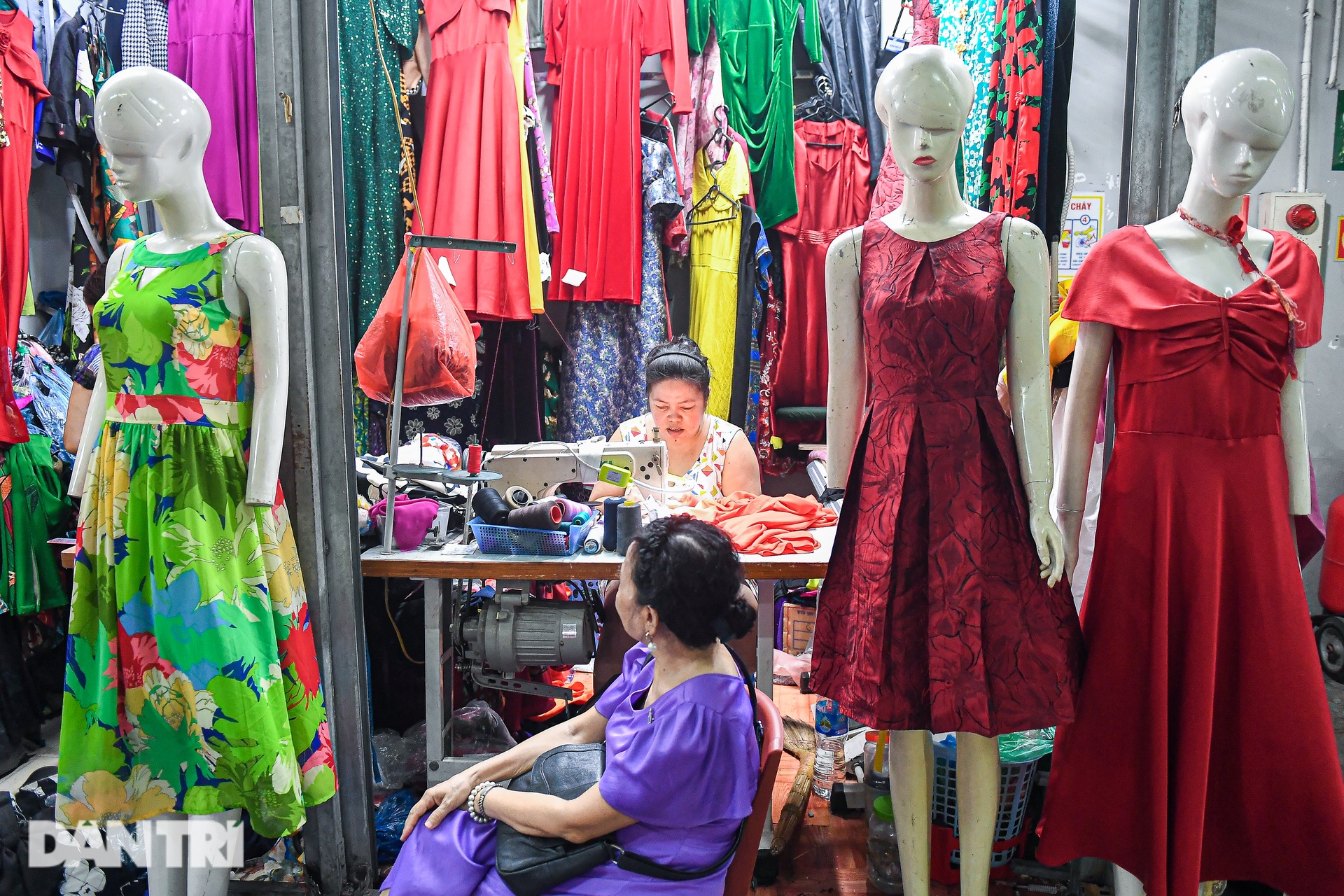 Bên trong khu chợ trăm tuổi của Hà Nội được đưa xuống lòng đất - 5