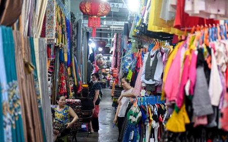 Bên trong khu chợ trăm tuổi của Hà Nội được "đưa xuống lòng đất"