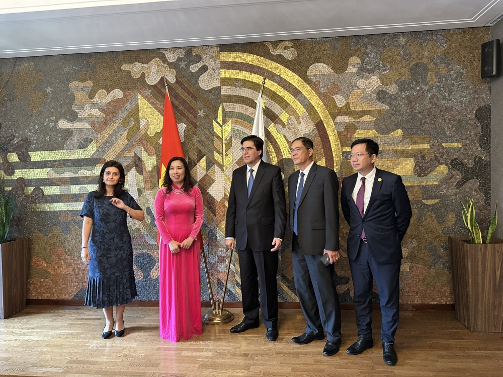 Thứ trưởng Ngoại giao Lê Thị Thu Hằng làm việc với Thứ trưởng Ngoại giao Bulgaria