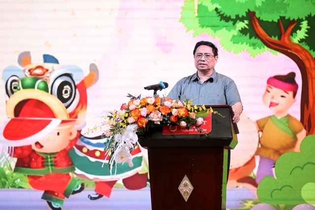 Thủ tướng thăm, tặng quà các bệnh nhi tại Viện Huyết học - Truyền máu TW nhân dịp Tết Trung Thu