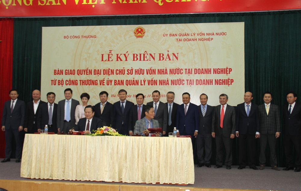 1.	Lễ bàn giao quyền đại diện chủ sở hữu vốn Nhà nước tại Petrovietnam từ Bộ Công Thương về UBQLVNN.