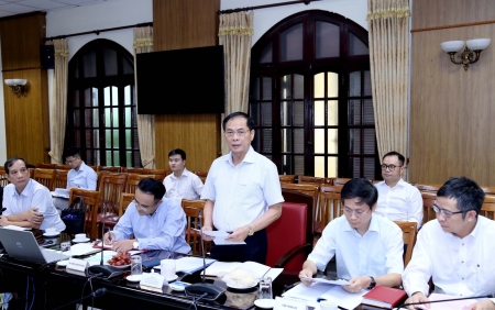 Đối ngoại cùng với quốc phòng, an ninh đóng góp quan trọng vào thành tựu to lớn của đất nước
