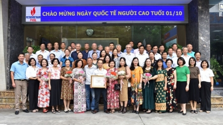 PVOIL tổ chức gặp mặt cán bộ hưu trí nhân Ngày Quốc tế Người cao tuổi