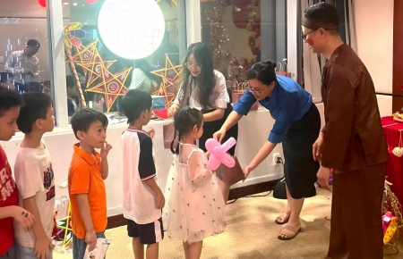 Trung thu đầu tiên ‘Ánh trăng đoàn viên’ tại PVPGB